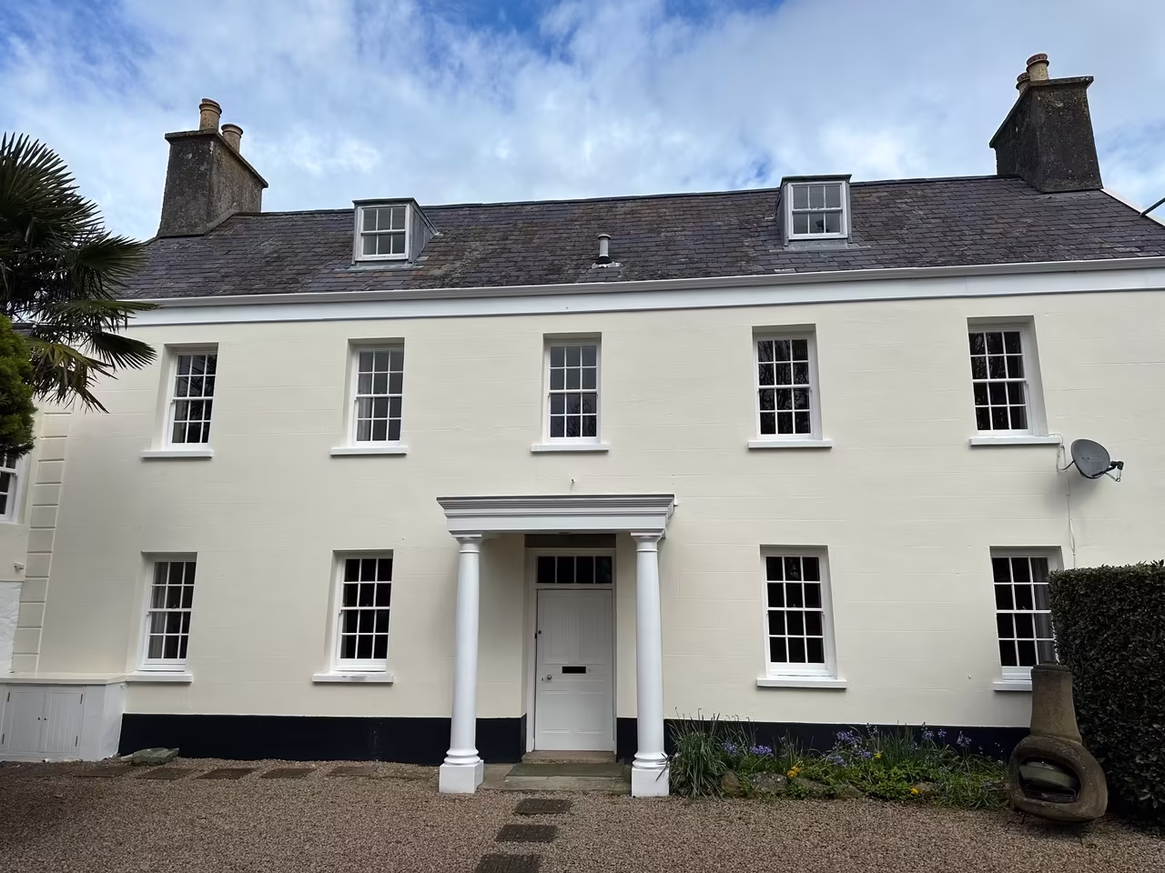 St Mary Very Large Four Bed Farm House Garden ,Shed,Parking