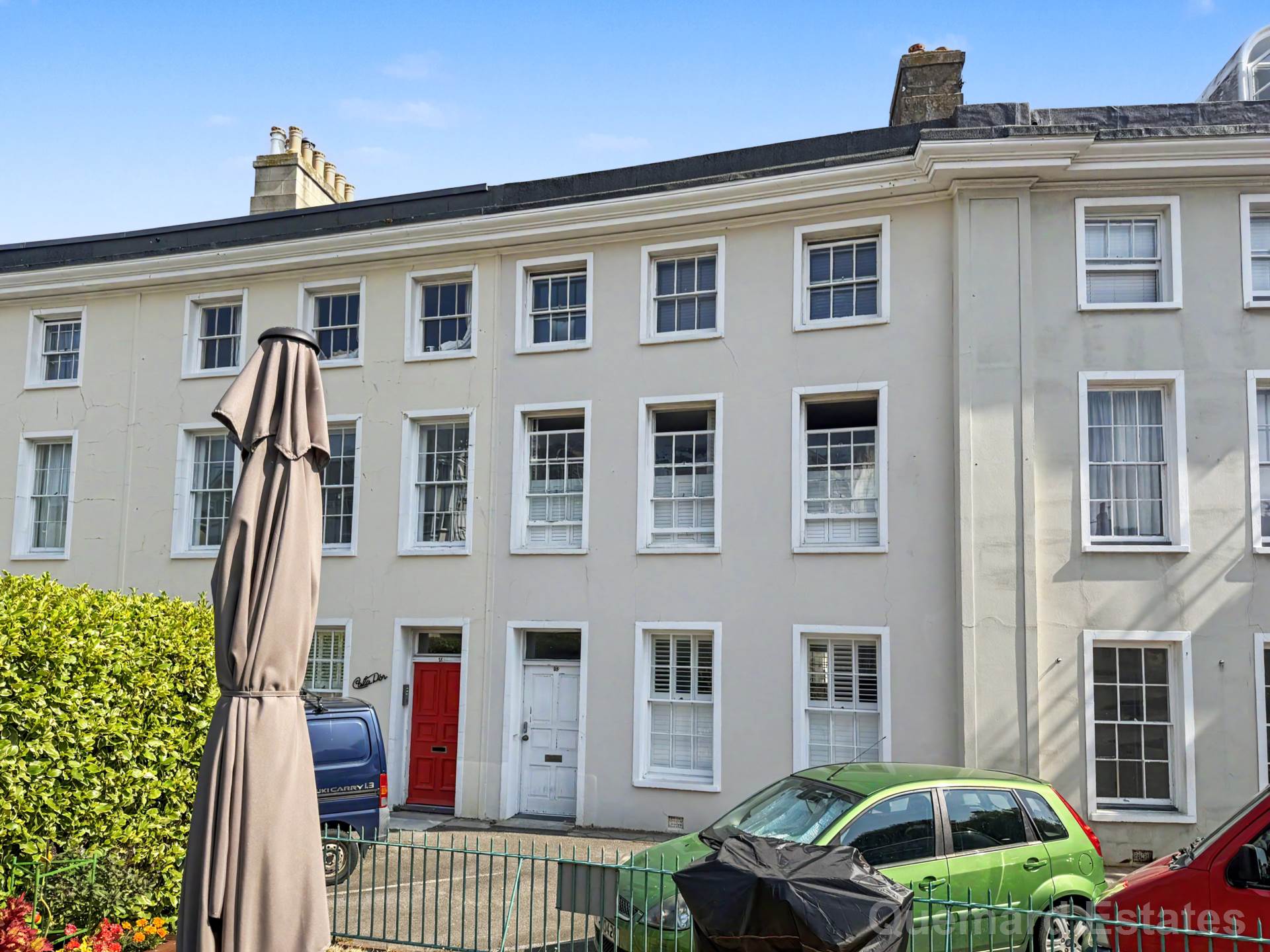 Royal Crecent, Don Road