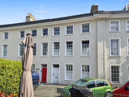 Royal Crecent, Don Road