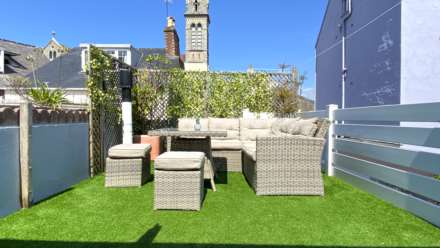 QUAINT 2 BED COTTAGE + GARDEN & TERRACE, Winchester Street, St Helier