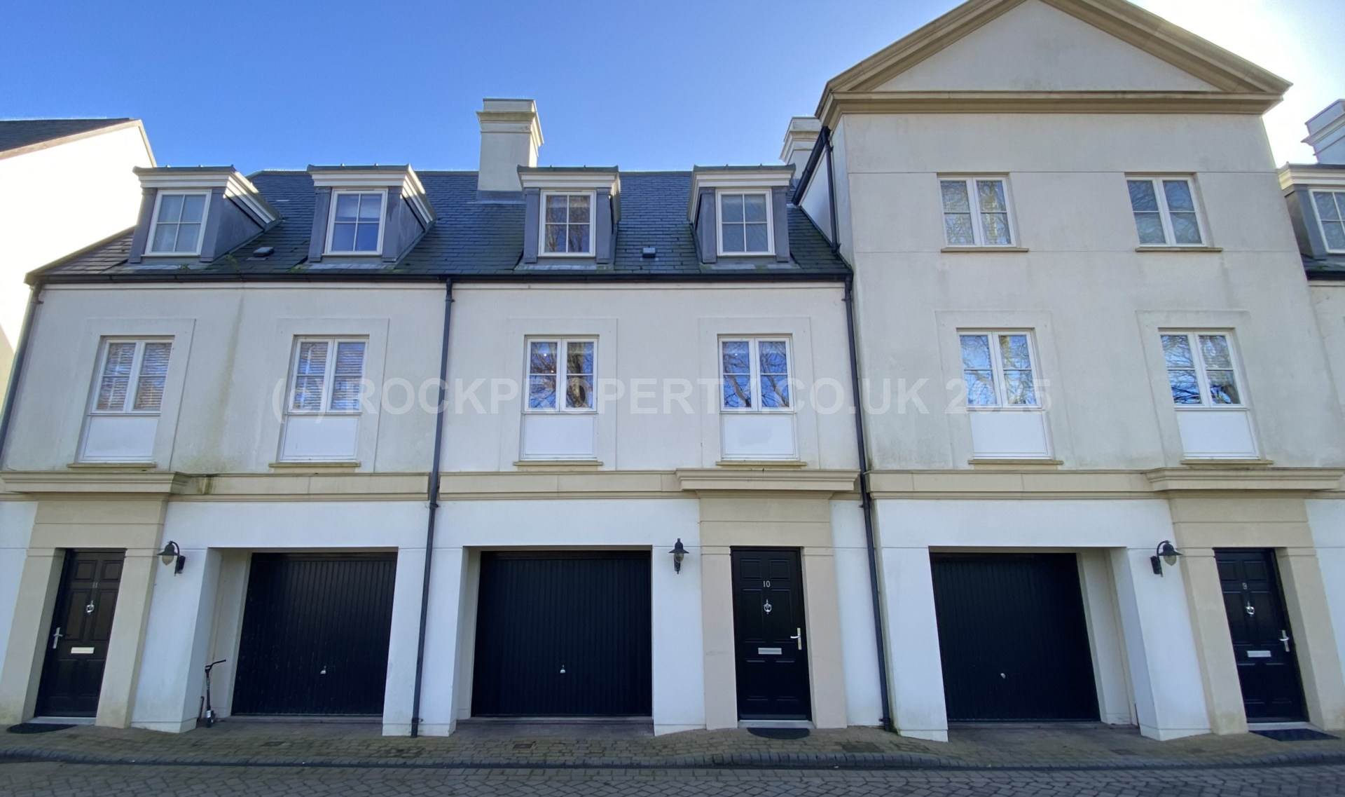 Spacious 3 Bed 3 Bath Townhouse, Belvedere, St Saviour