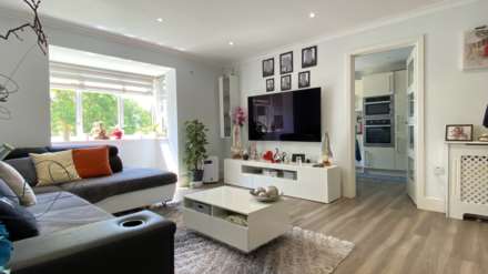 Large 2 Bed Apartment, Rue De Maupertuis, St Clement