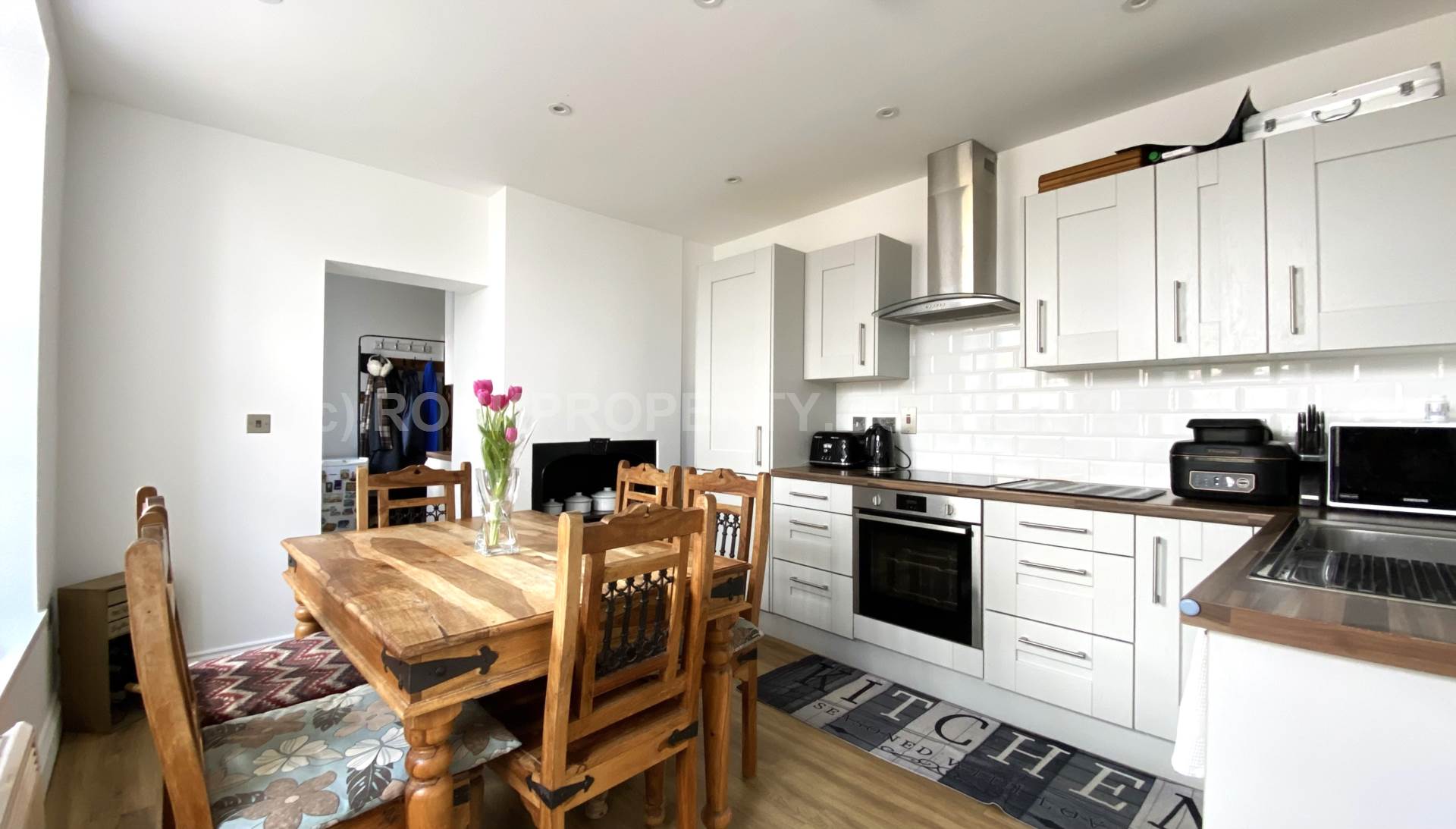 LOVELY 2 BED COTTAGE, The Parade, St Helier