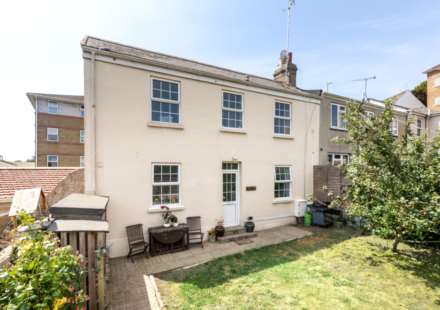 2 Double Bed Cottage + Garden, Drury Lane, St Helier