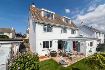 DETACHED 4 BED 2 BATH HOME, Le Clos Du Roncherez, St Brelade