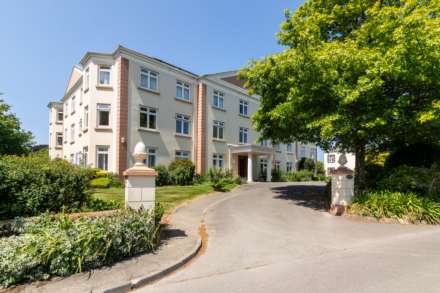 SUPERB 2 BED APARTMENT, Oaklands Manor, Rural St Saviour