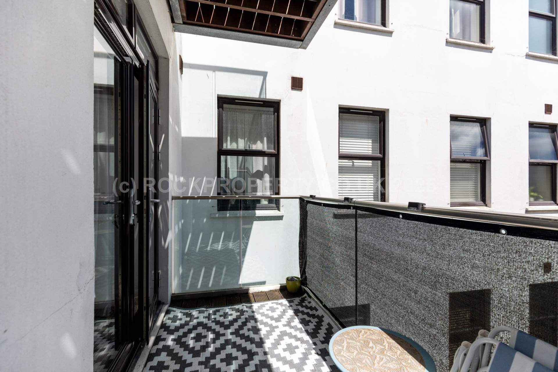Modern 1 Bed + Balcony, Bath Street, St Helier