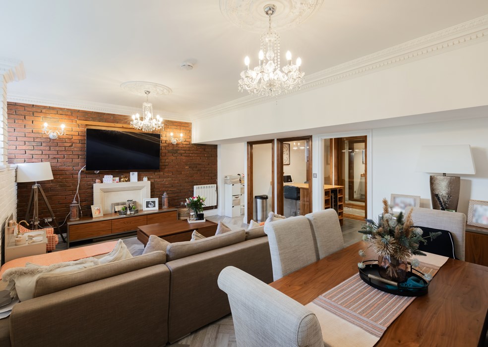 16 BALMORAL EXECUTIVE SUITES