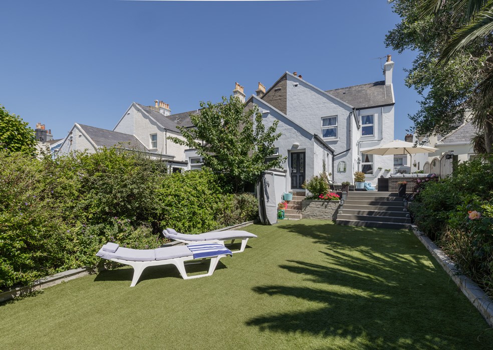 4 GWENDOLINE VILLAS