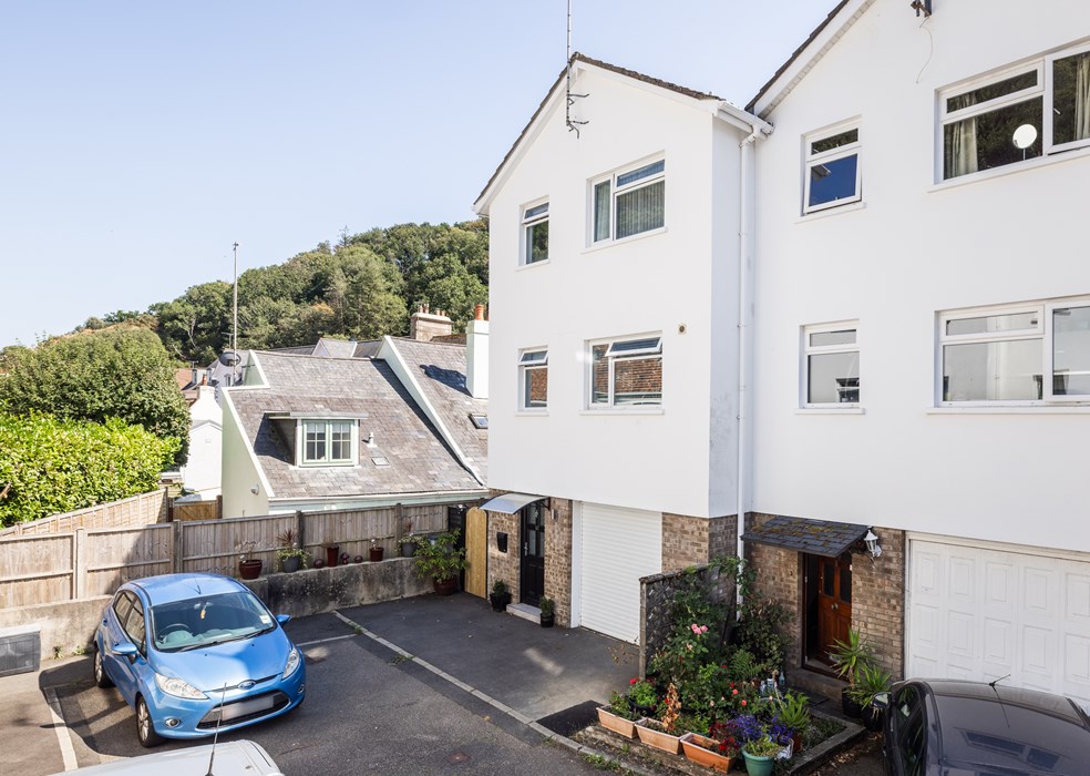 10, Chaseville Court