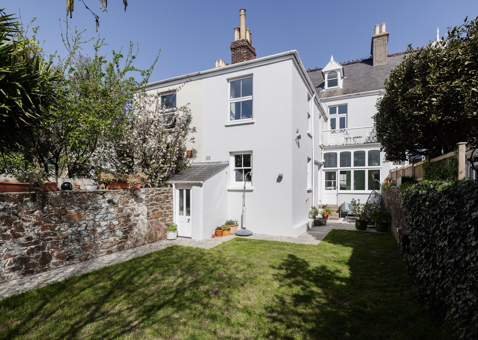 3 LANSDOWNE VILLAS