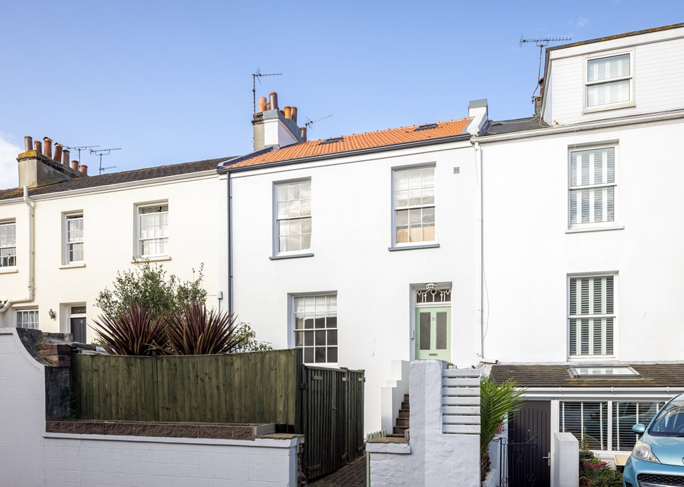 32 Chevalier Road Apt.2