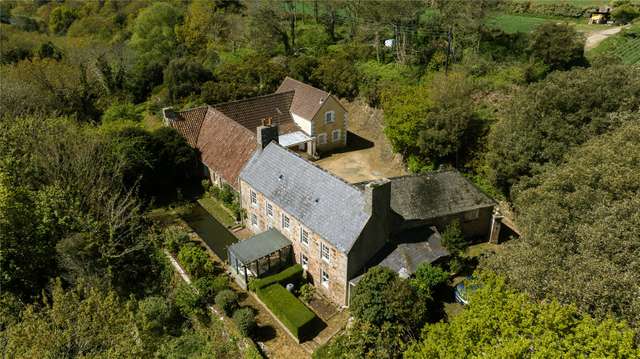 Les Charrieres