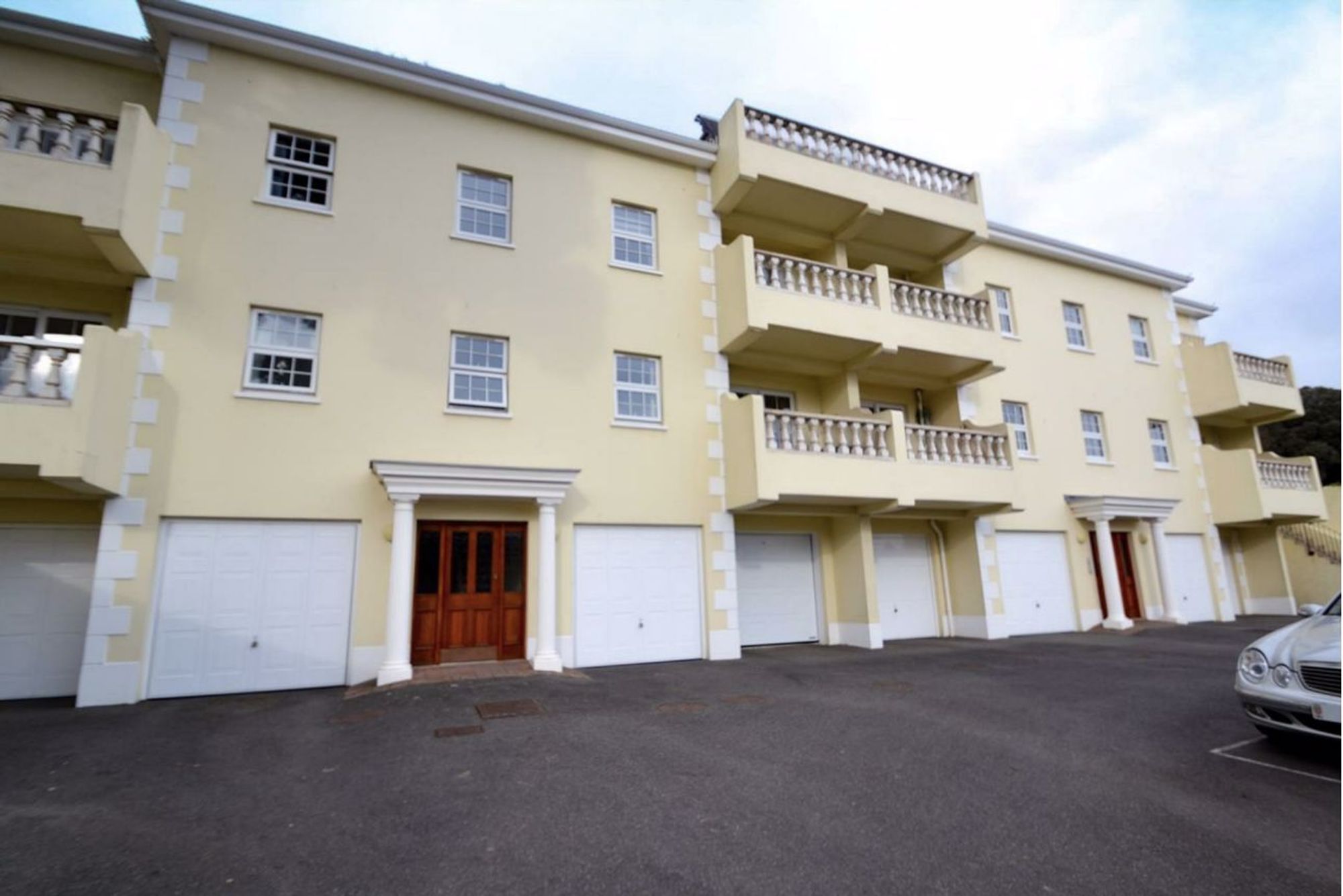10 Kingscourt Apts, St Helier