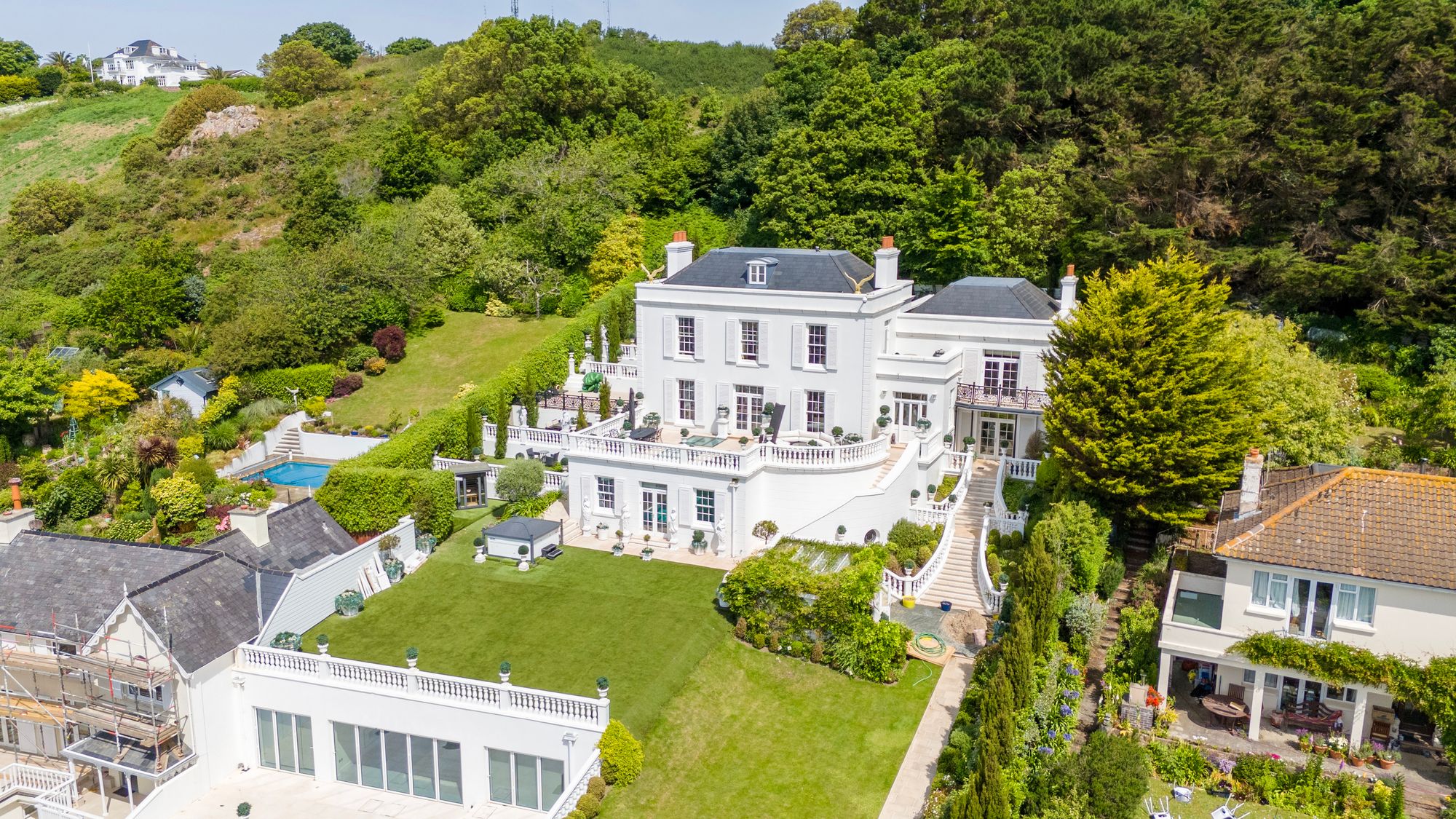 De Montford House, St Martin