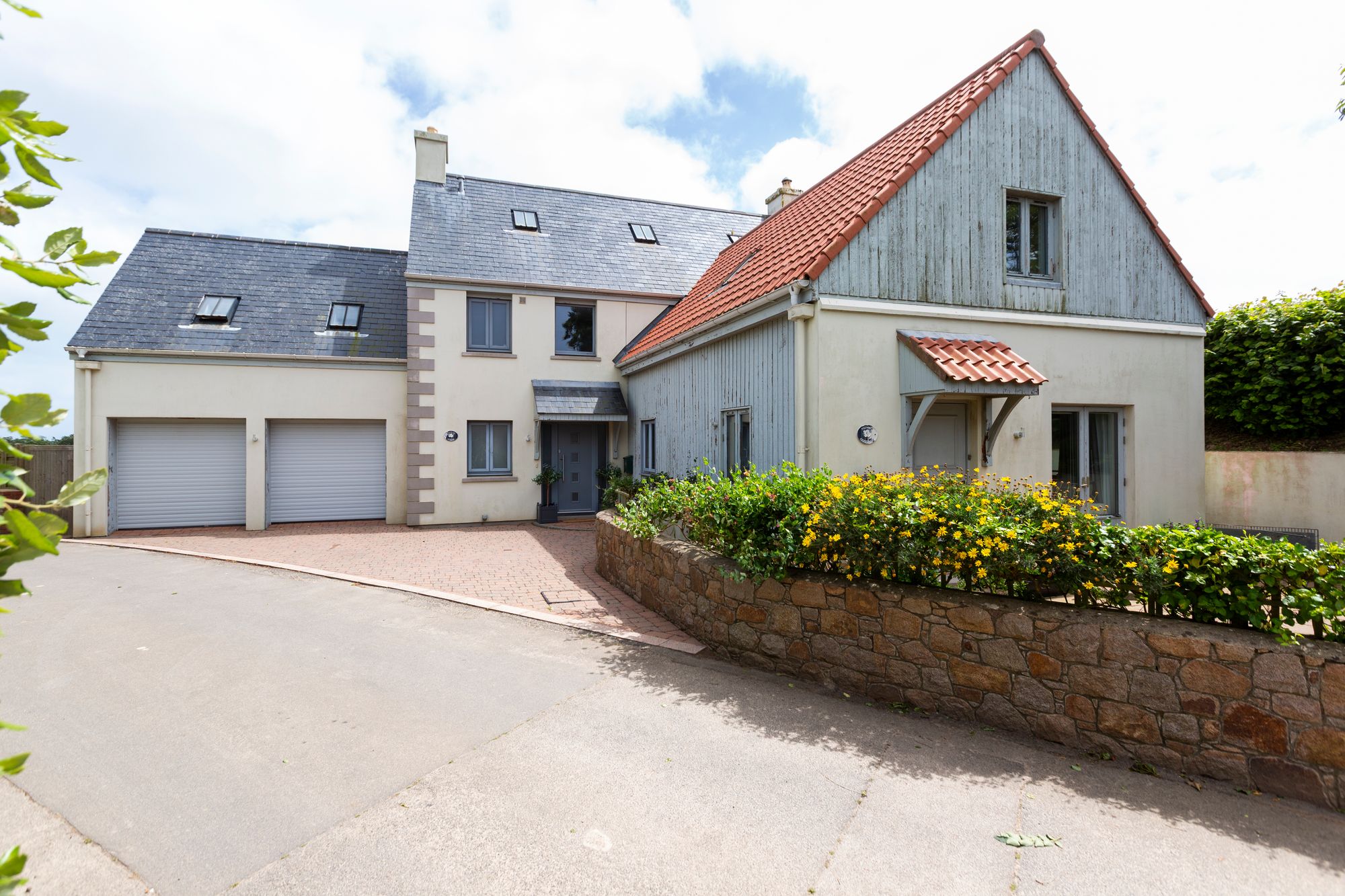 Sunrise House, Grouville