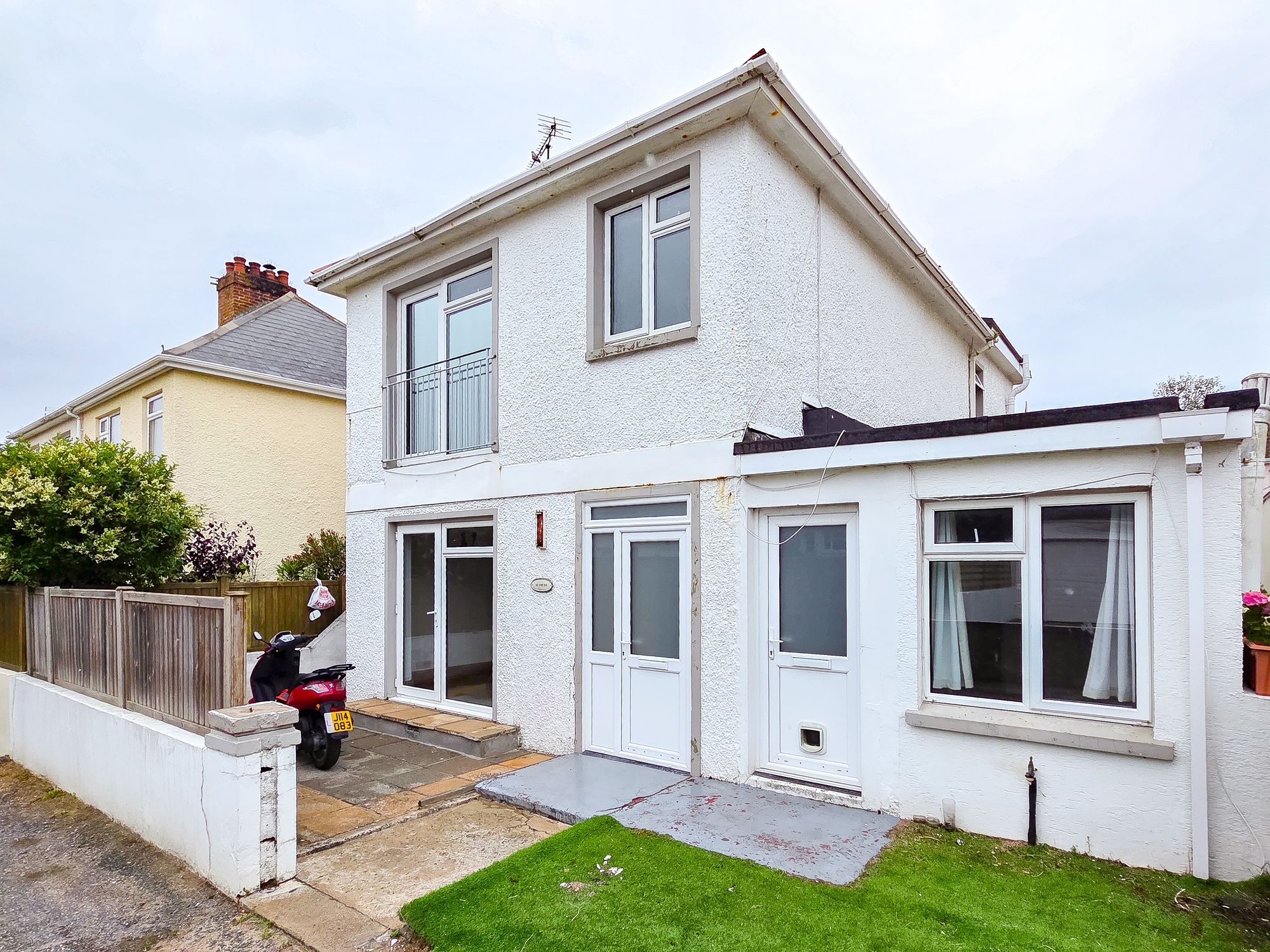 Alameda, Balmoral Avenue, St Clement
