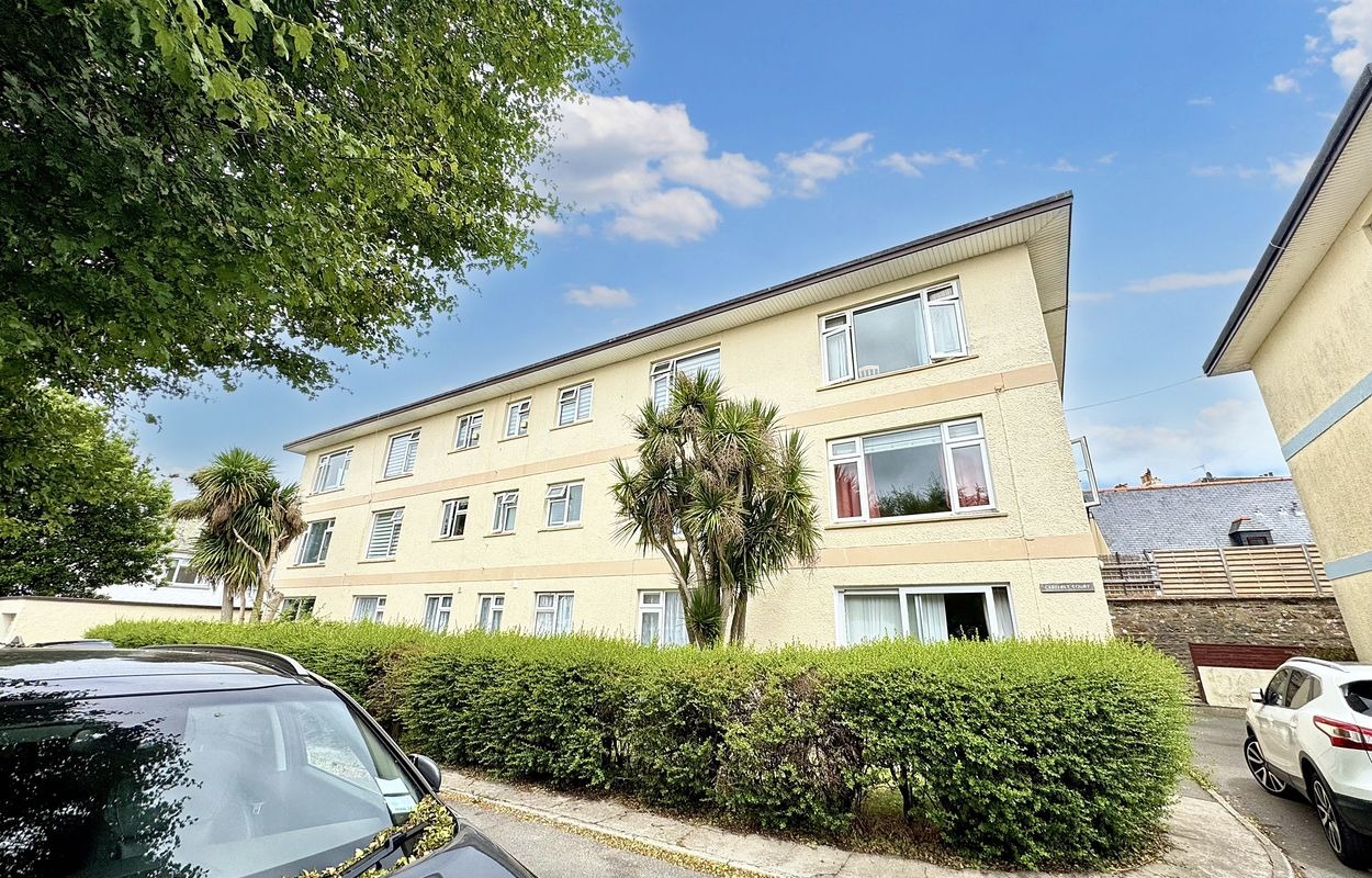 Carteret Court