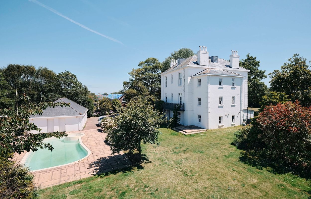 Fauvic House
