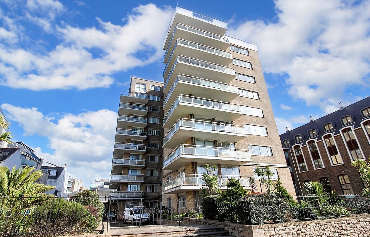Marina Court