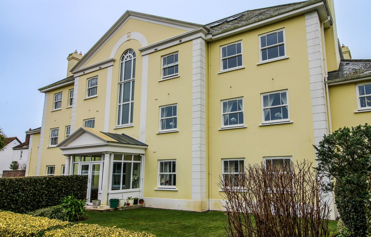 Royal Bay Apartments