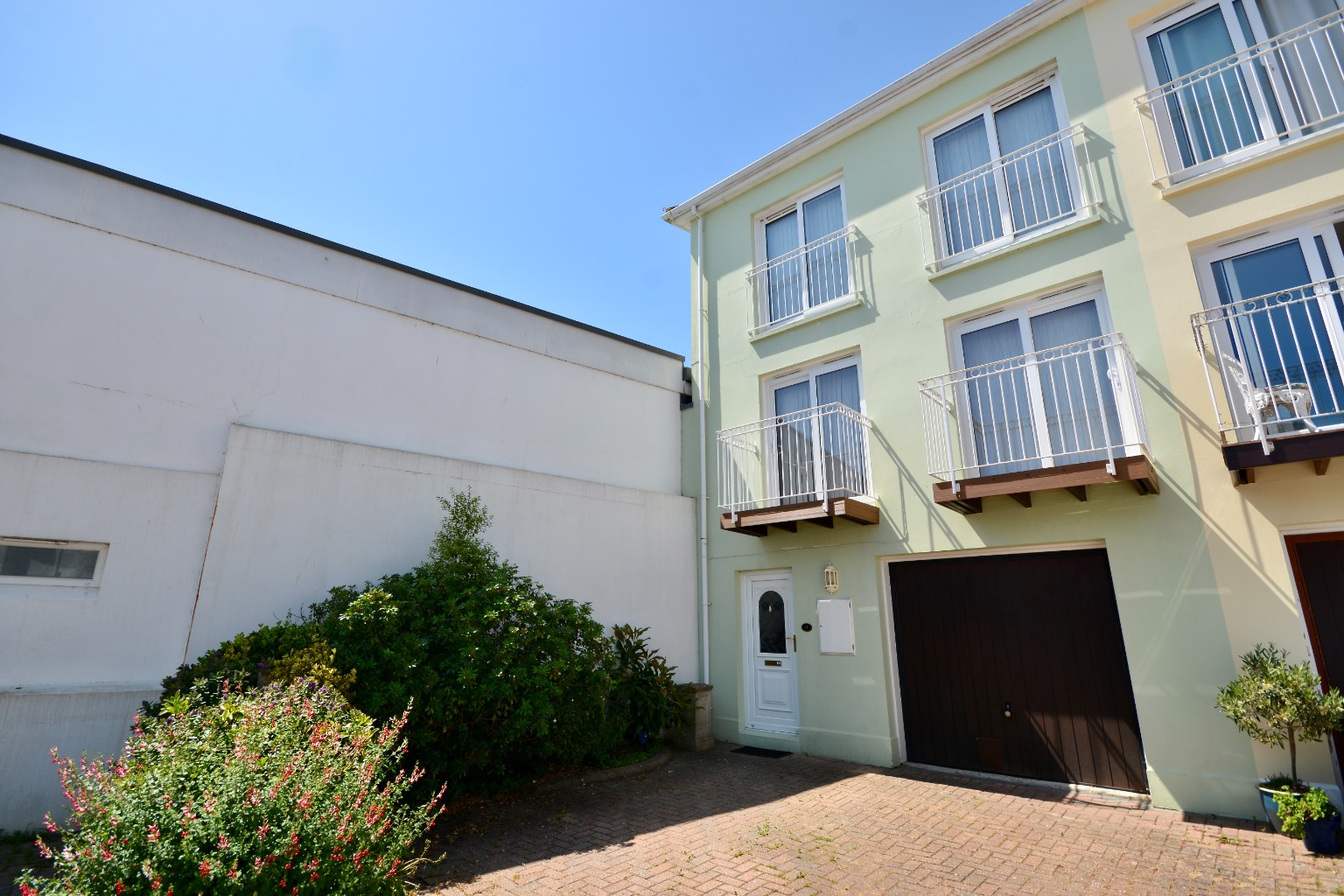 Cambrai Mews