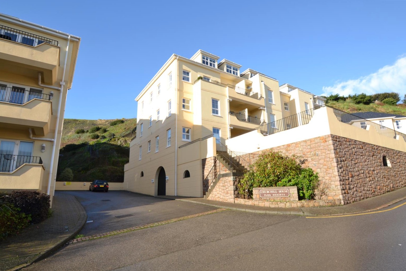 12 Churchill House
