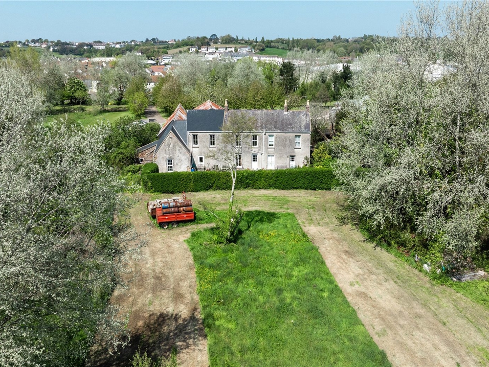 La Rue De La Blinerie, St. Clement