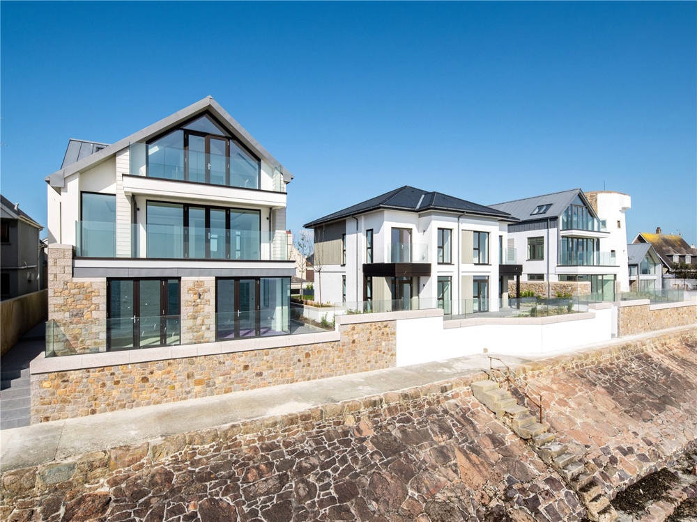 2 Elizabeth House, The Waves, La Grande Route Des Sablons, Grouville