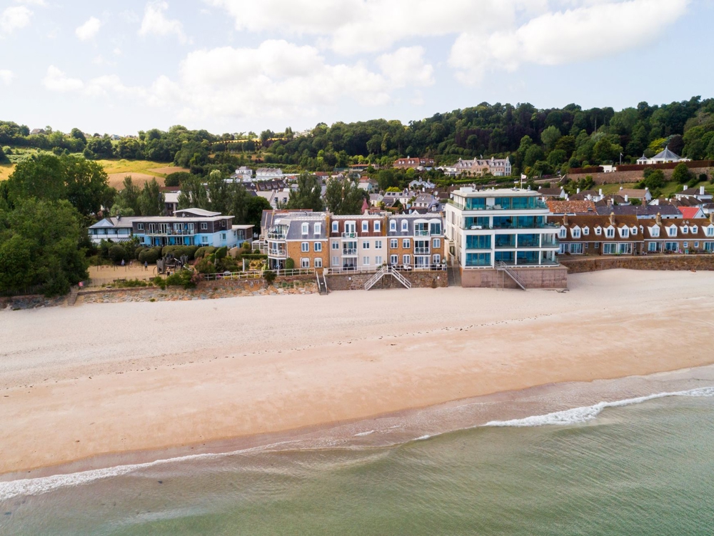 6 Longbeach, Grouville, Grouville