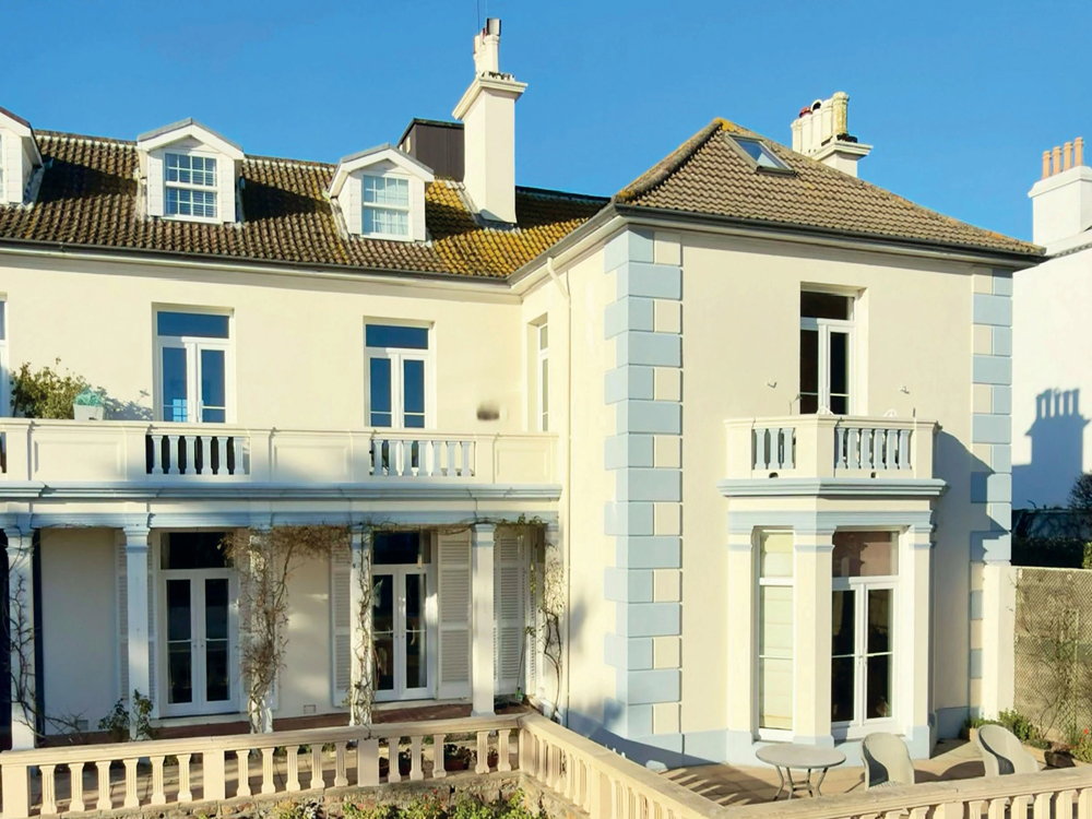 Apartment 4, Thornton Hall, Upper Kings Cliff, La Pouquelaye, St. Helier