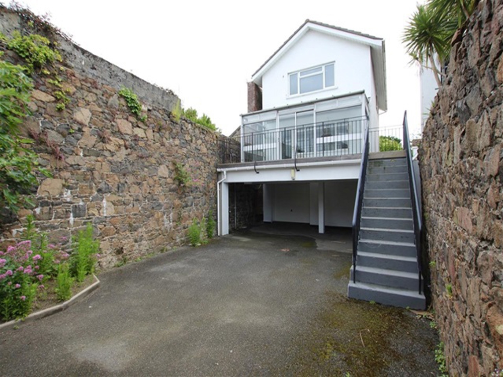 St. Clements Road, St. Saviour