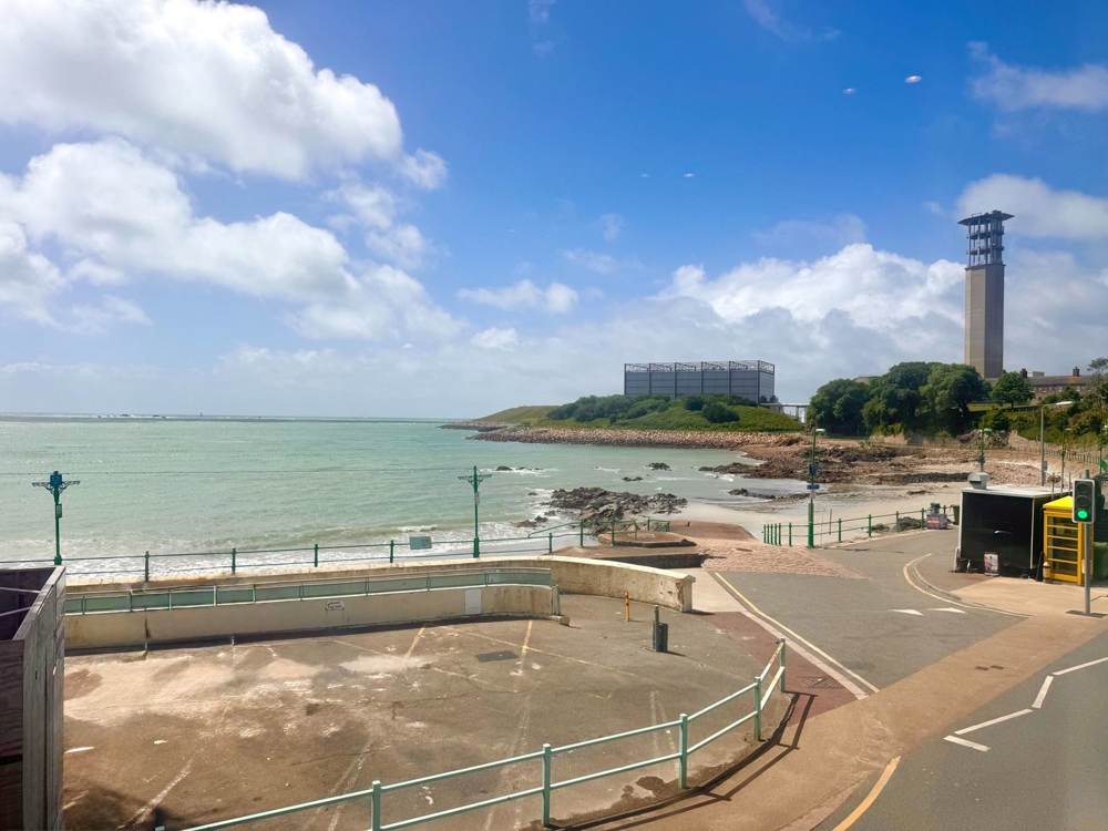 2 Seaforth Apartments Havre Des Pas St. Helier Jersey JE2 4UQ, St. Helier