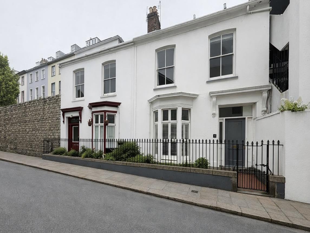 4 Grosvenor Villa Grosvenor Street St. Helier Jersey JE2 4QR, St. Helier