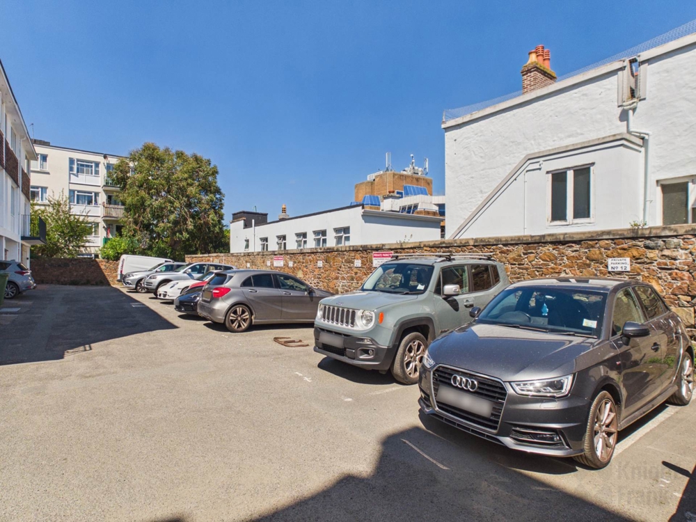 18 La Chasse, St. Helier