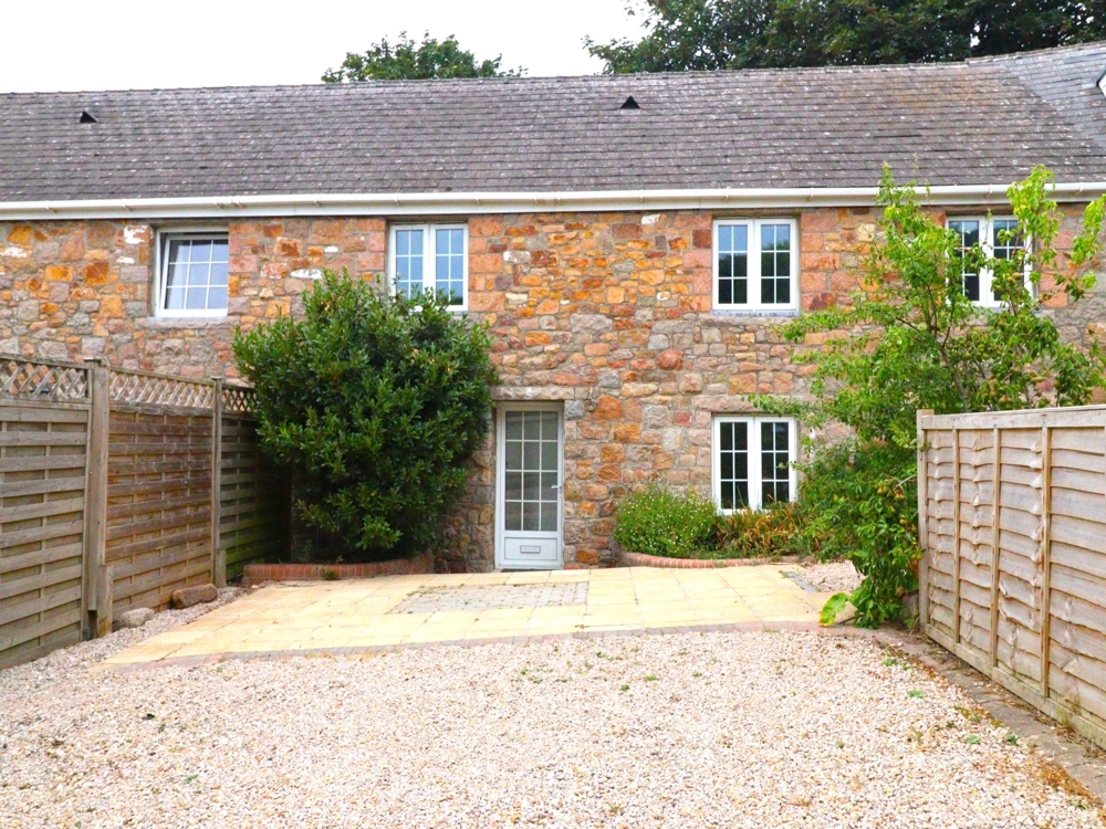 NOW LET! Charming 3 bedroom granite cottage in St Brelade, St. Brelade