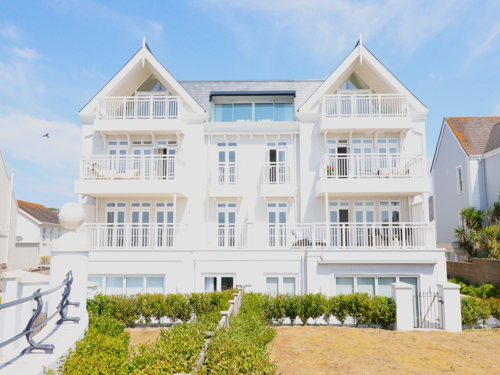 Luxury penthouse apartment with sea views, St. Lawrence