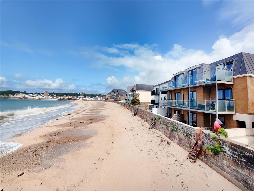 5 Brise de Mer Apartments, St. Clement