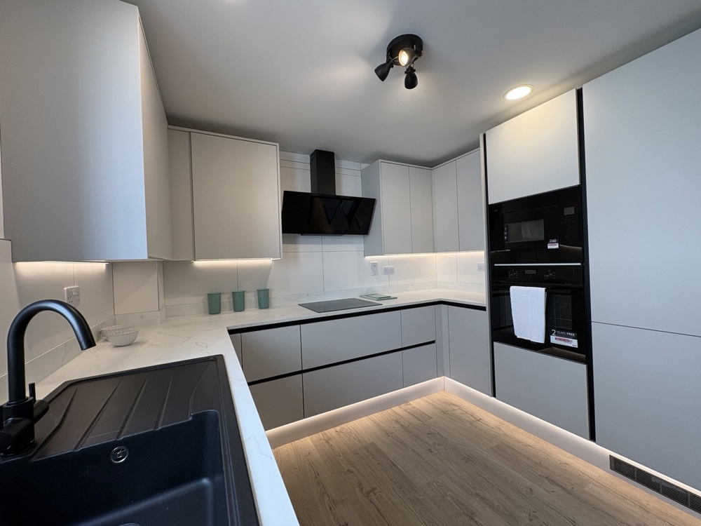 Apt 4, Victoria House, Five Oaks, St. Saviour