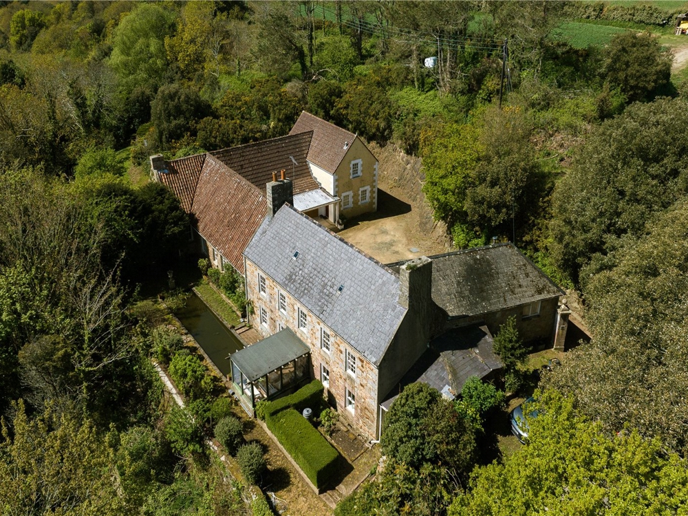 Les Charrieres, St. Ouen