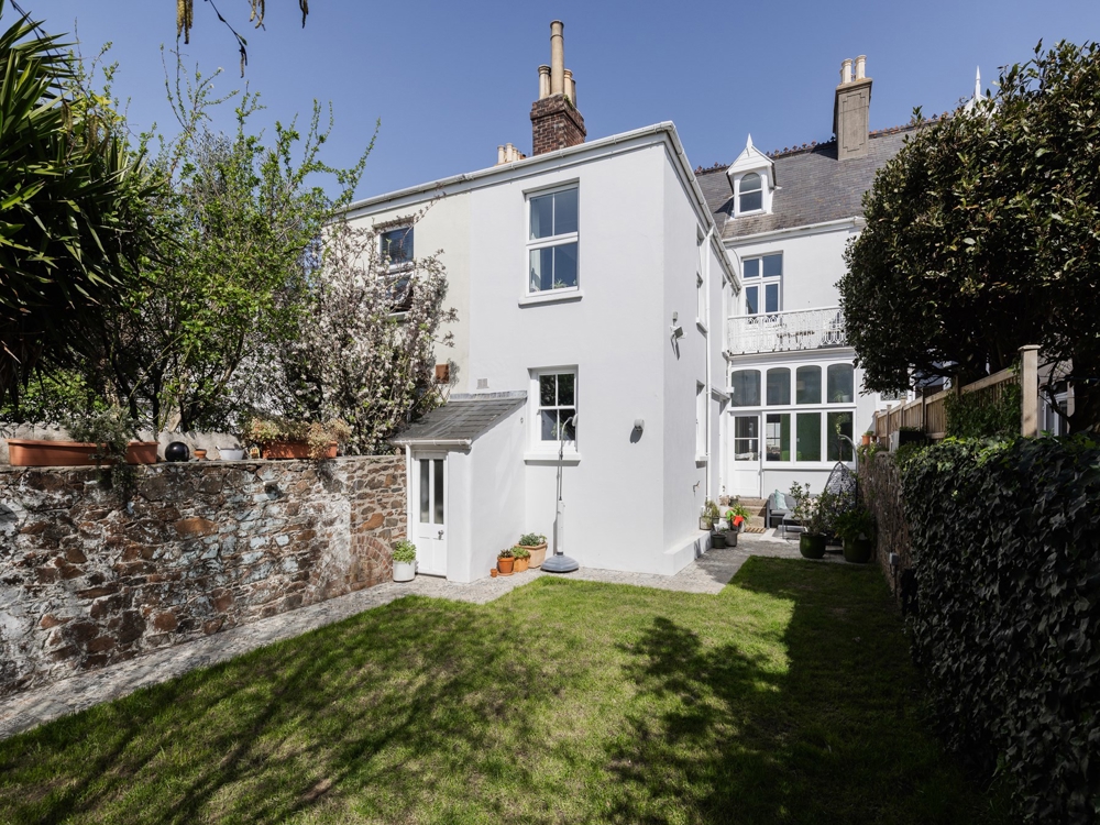 Dicq Road, St. Saviour