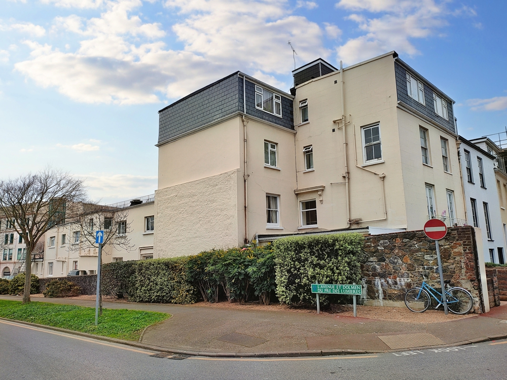 Mimosa Apartments Lodging, St. Helier