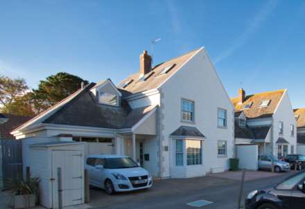 La Grande Route De La Cote, St Clement - QUALIFIED