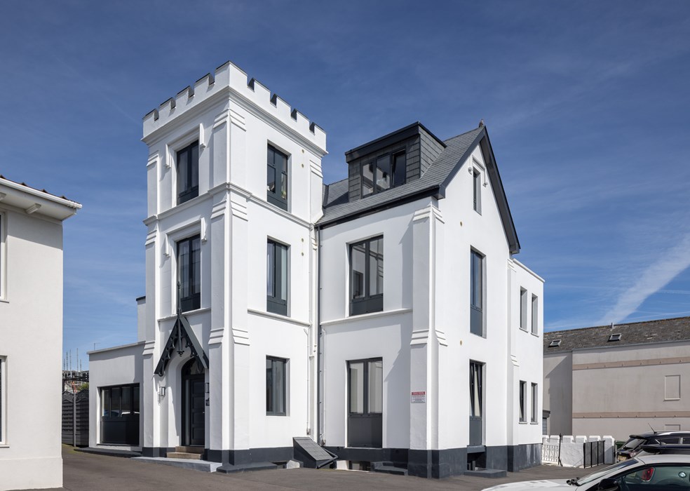 Flat 4, Claremont Manor