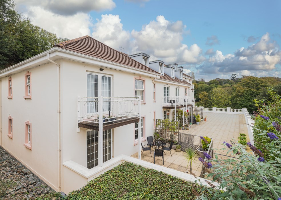 10, Springbank Apartments