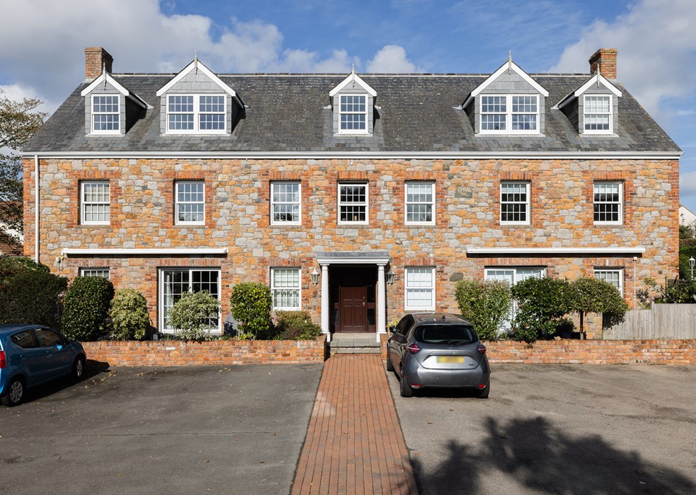 4 Maitland Court