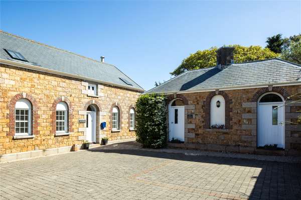 Oak Mews