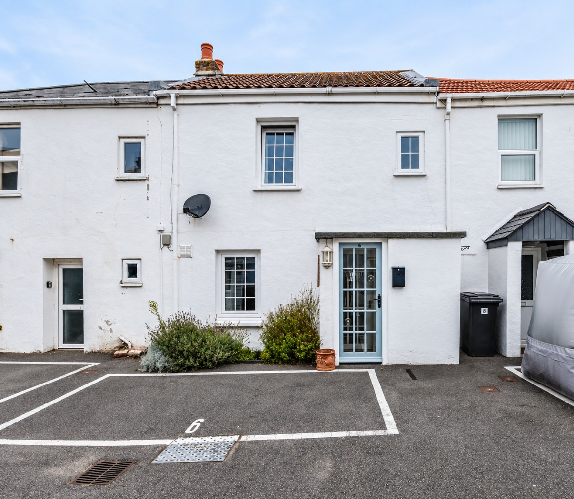 6 Dunell Place